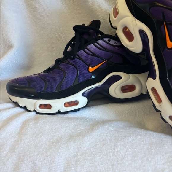 Women’s Nike tennis shoes - Picture 4 of 4